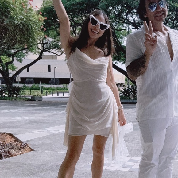 Oh Polly Ivory Dress - Picture 3 of 8